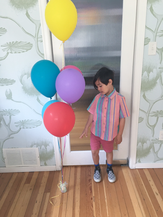 teddy with balloons