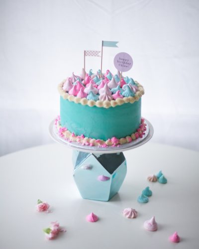 disney frozen cake with meringues - coco cake land