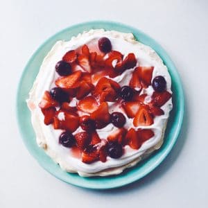 Strawberry Pavlova Coco Cake Land