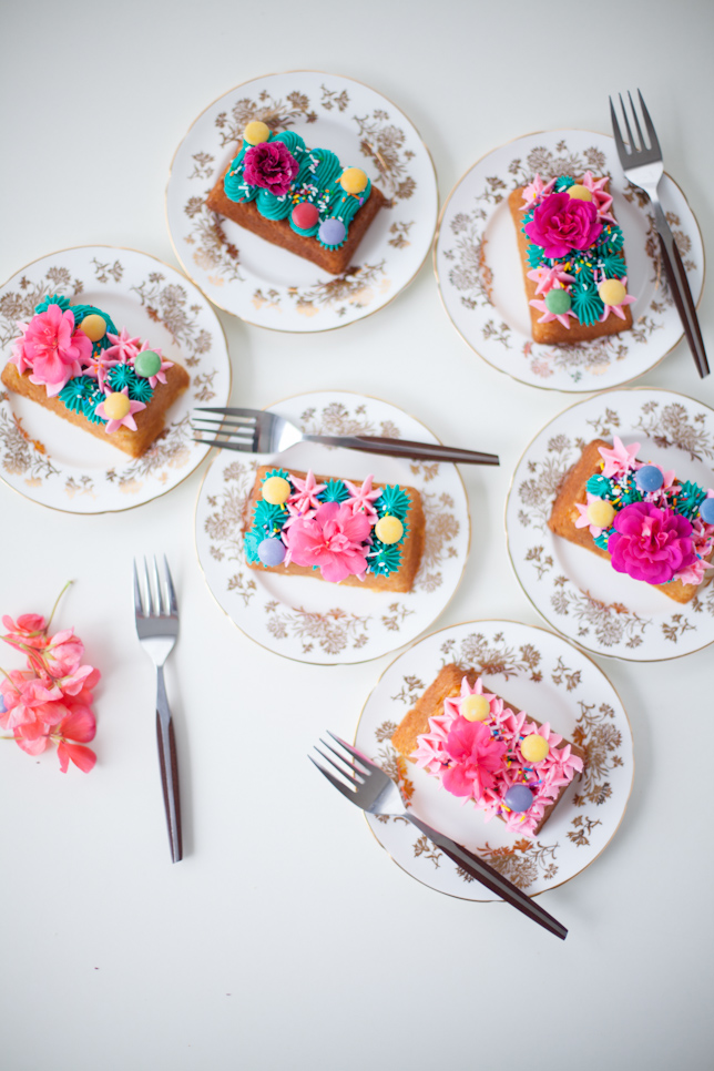 rainbow mini party cakes - Coco Cake Land