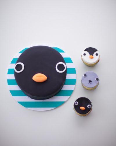 noot noot - pingu cake by coco cake land