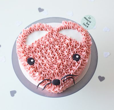pink heart mouse cake