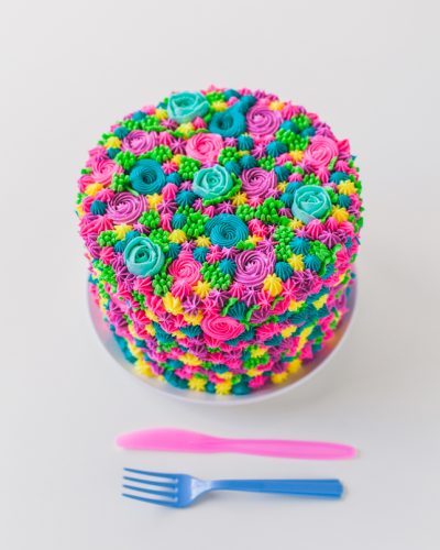 buttercream piped rainbow cake