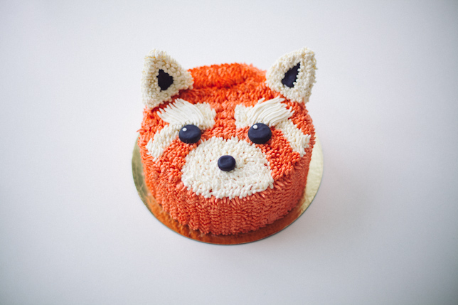 red panda cake by cococakeland