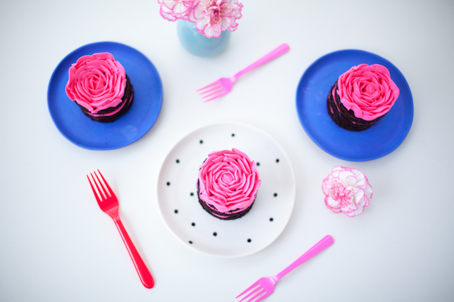 rose petal cakes by Coco Cake Land