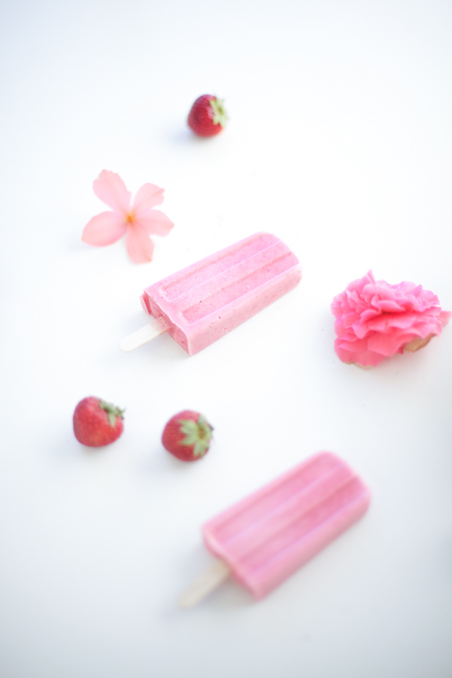 strawberry buttermilk popsicles recipe - coco cake land