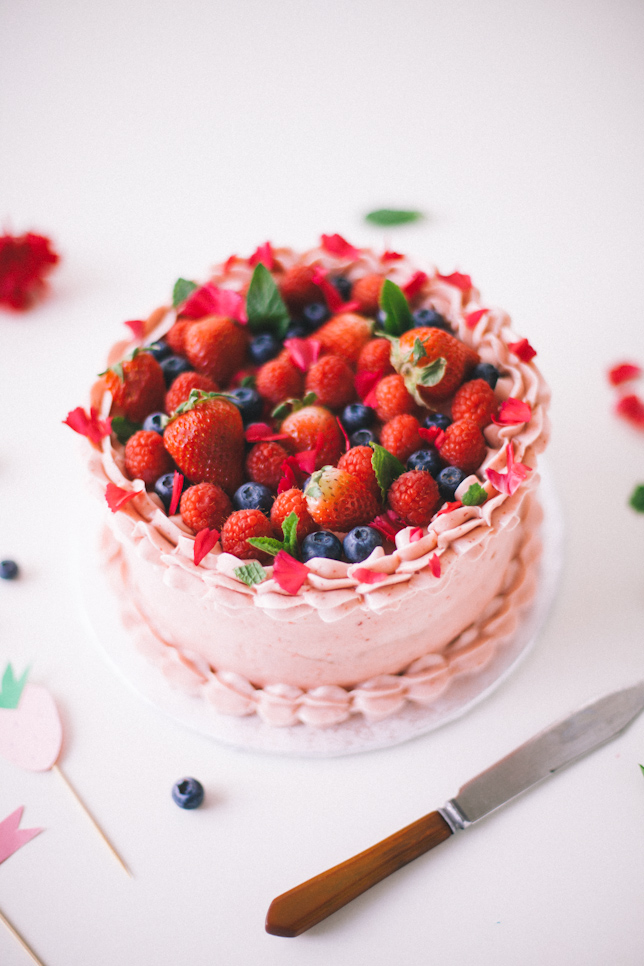 summer berry pink party cake