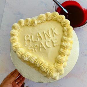 white buttercream taylor swif blank space cake