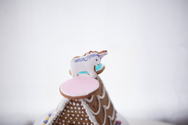 unicorn gingerbread house - coco cake land